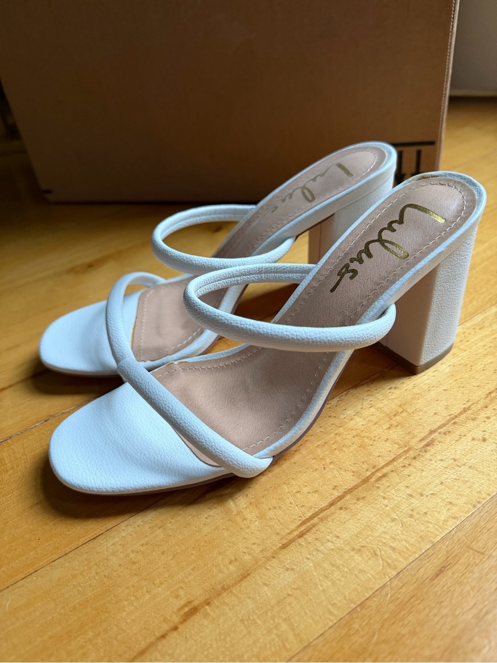 Lulu's Size 7 White Double-Strap Block Heel Slide Sandals - Never Worn